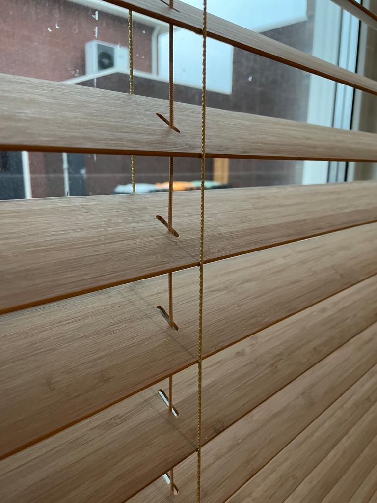 Houten jaloezieën op maat Emmen
Raamdeco Emmen