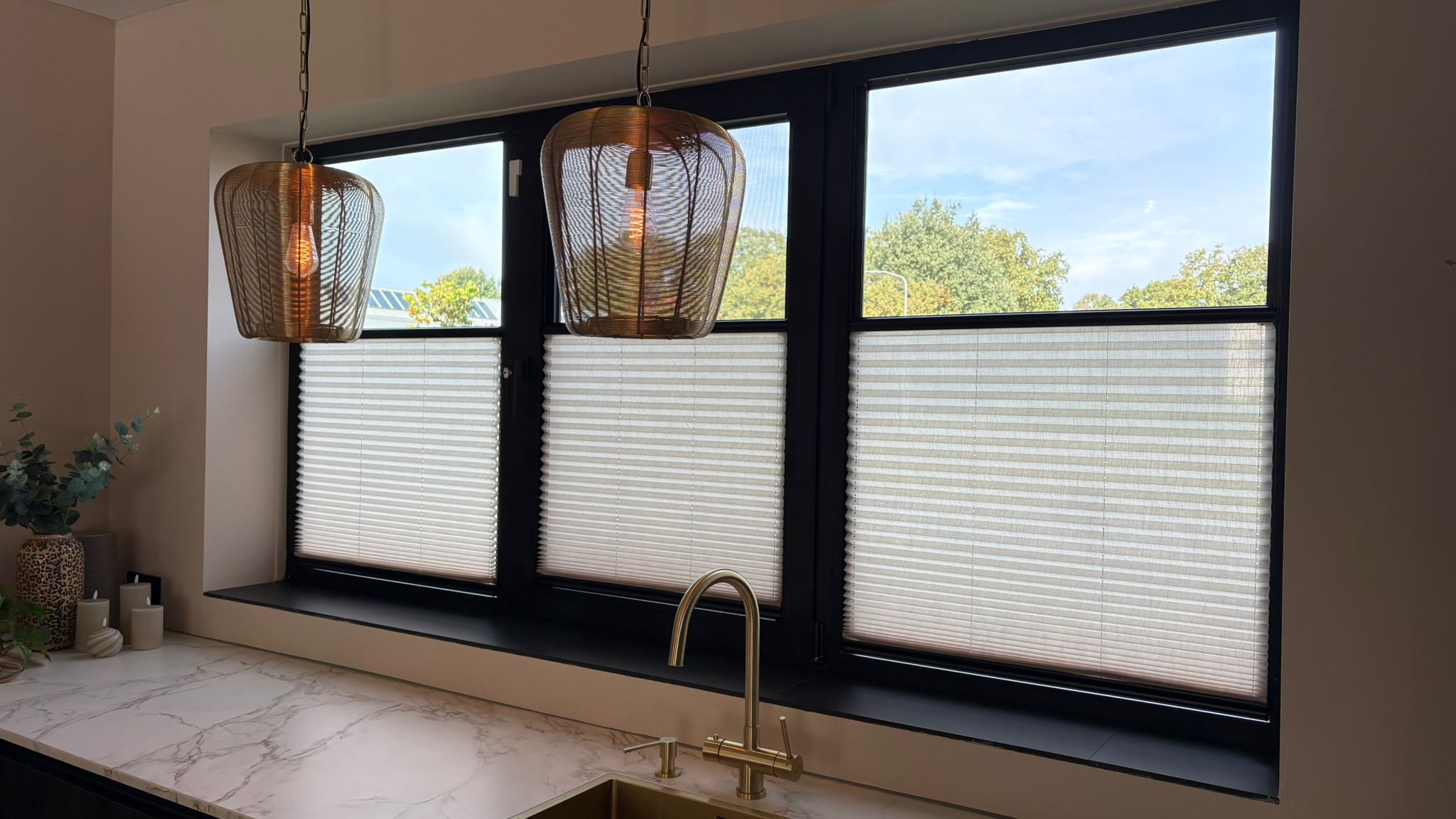 Raamdecoratie zonder boren en schroeven Raamdeco-Emmen