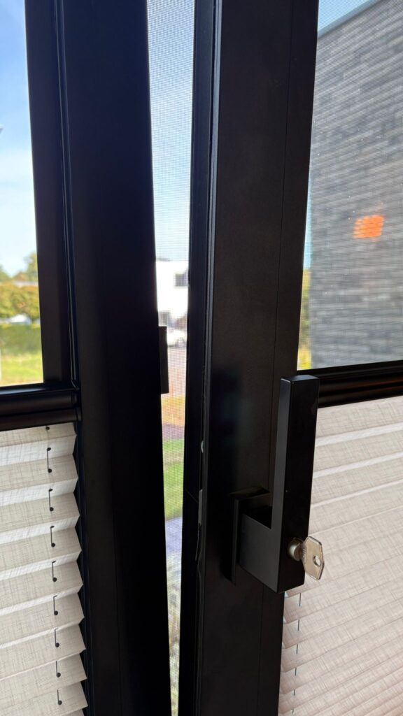 Raamdecoratie zonder boren en schroeven Raamdeco-Emmen